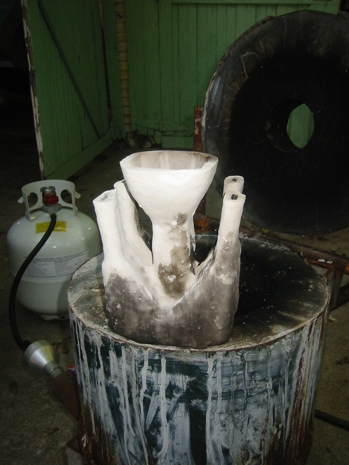 The mold has be fired in the foundry after the foam was dissolved with acetone.