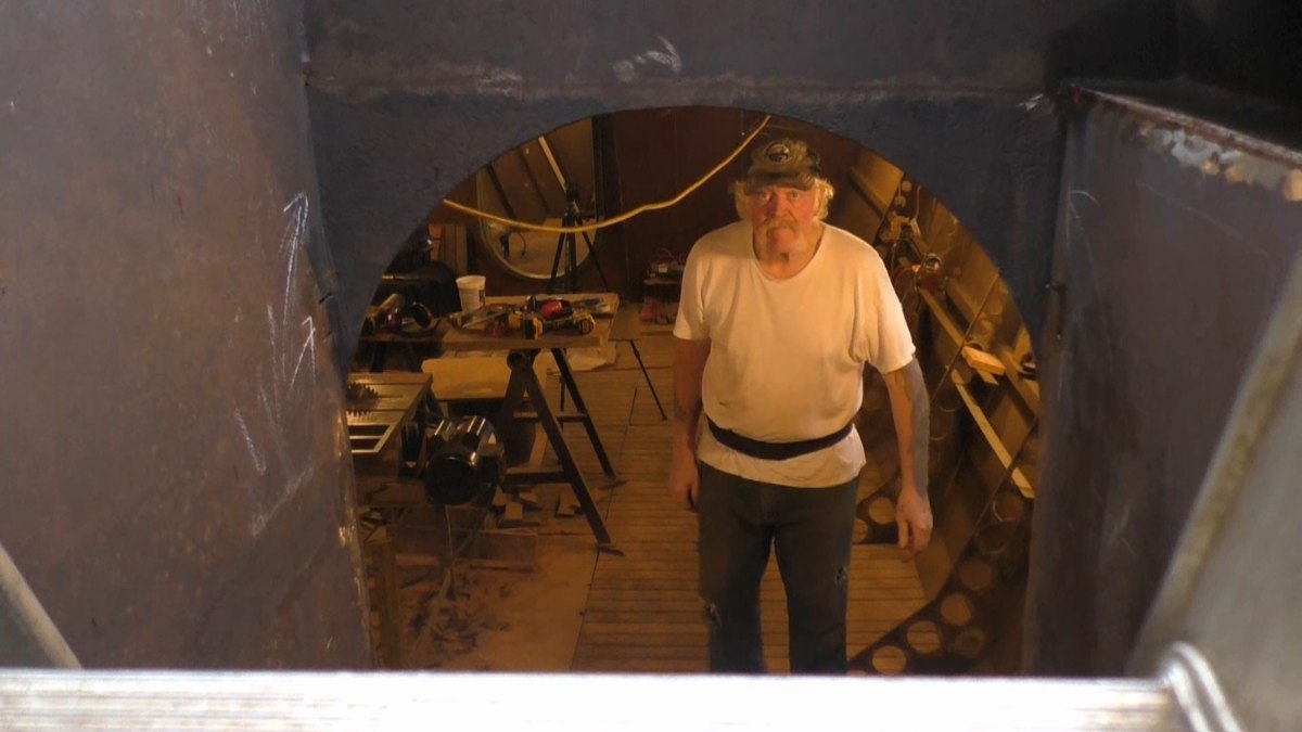 People of Seeker — 170520 Roping Sails, Hatches, Handrails and Build or Buy a Boat
