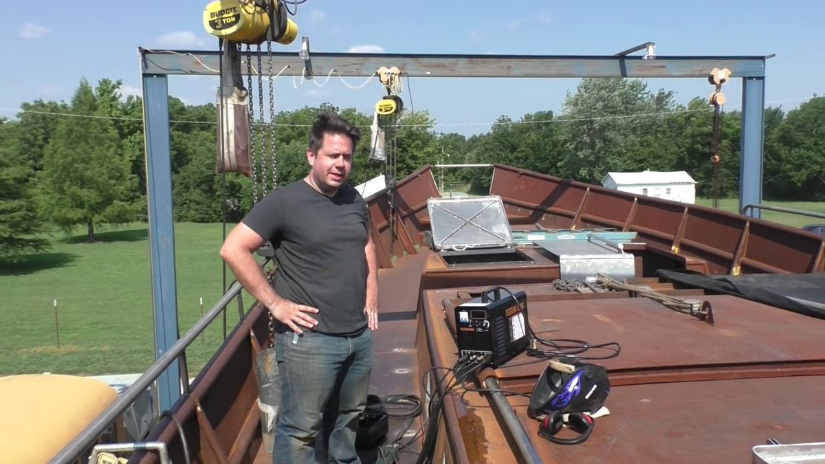 People of Seeker — 170611 SV Seeker Live - June 10, 2017 - Davit Winch, Deck Bolts, Block & Tackle