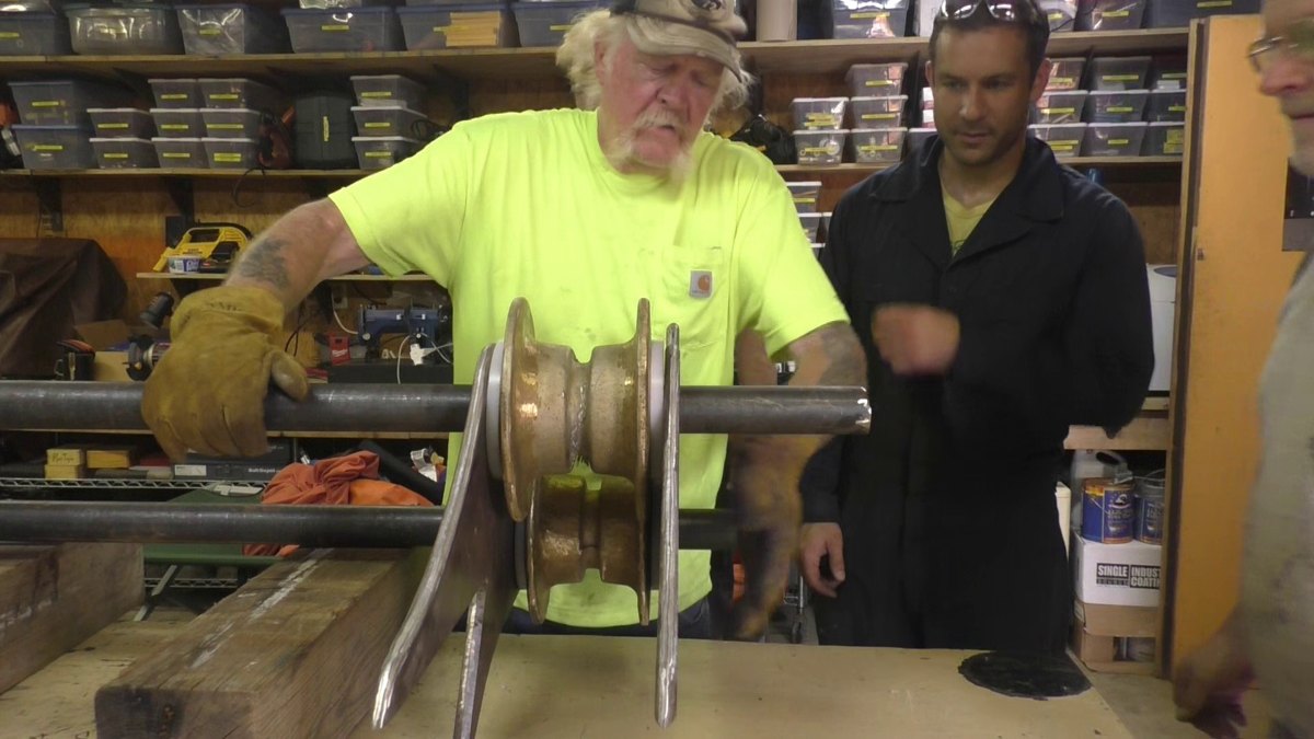 People of Seeker — 170719 Bow Rollers, Sails, Tormach CNC and more