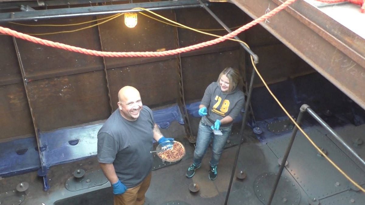 People of Seeker — 171118 SV Seeker Live - Nov 18, 2017 - Cargo Hold Paint, NiFe Batteries, Exhaust, T-Shirt Sale